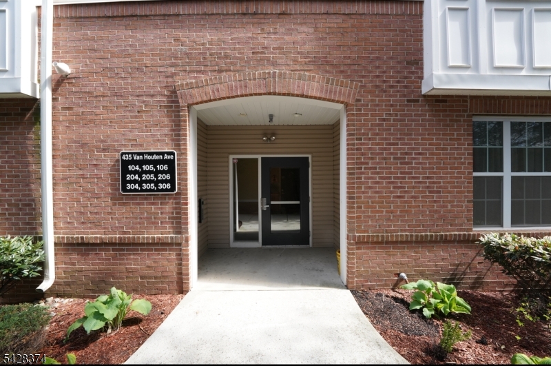 Van Houte Manor - Residential
