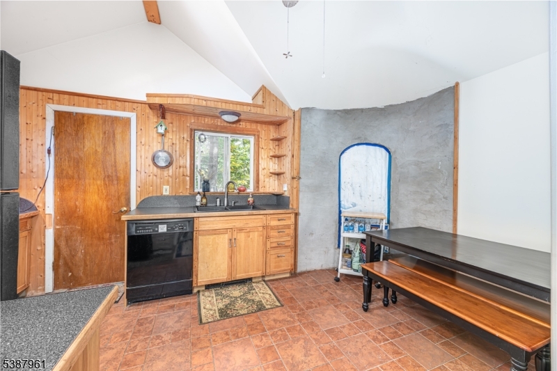 Beautiful Highland Lakes - Residential