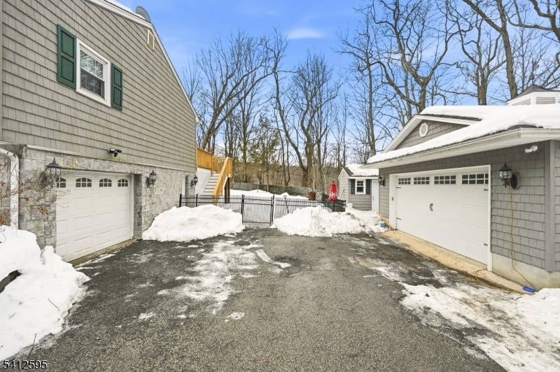 BARRY LAKES - Residential