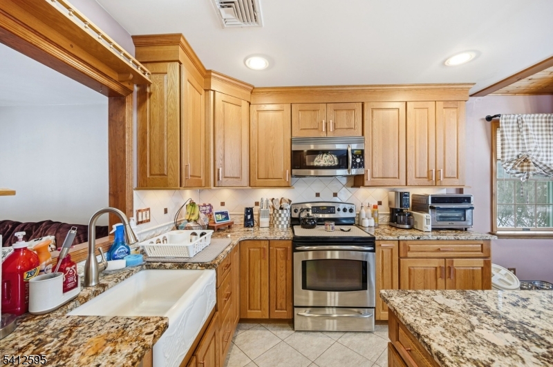 BARRY LAKES - Residential