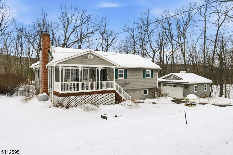 BARRY LAKES - Residential