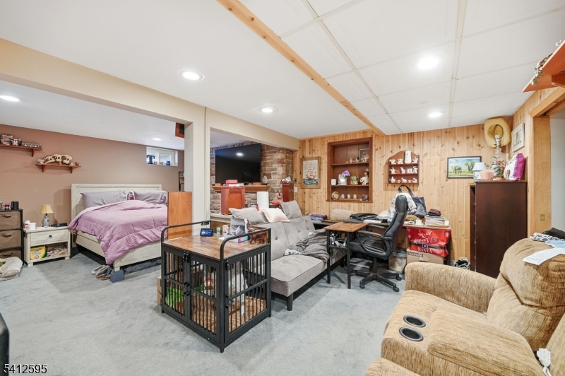 BARRY LAKES - Residential