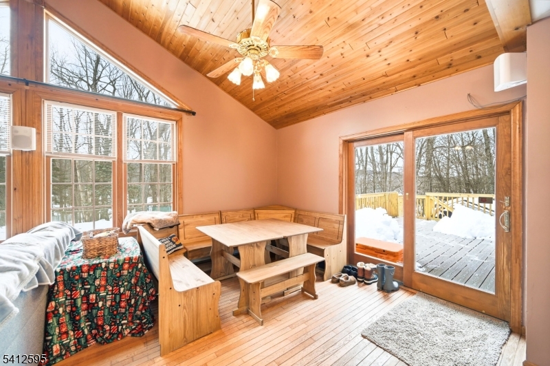 BARRY LAKES - Residential