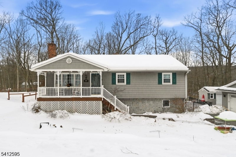 BARRY LAKES - Residential