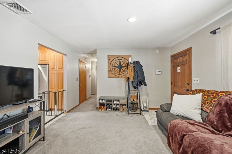 BARRY LAKES - Residential