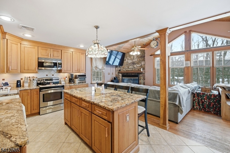 BARRY LAKES - Residential