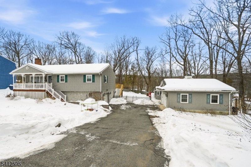 BARRY LAKES - Residential