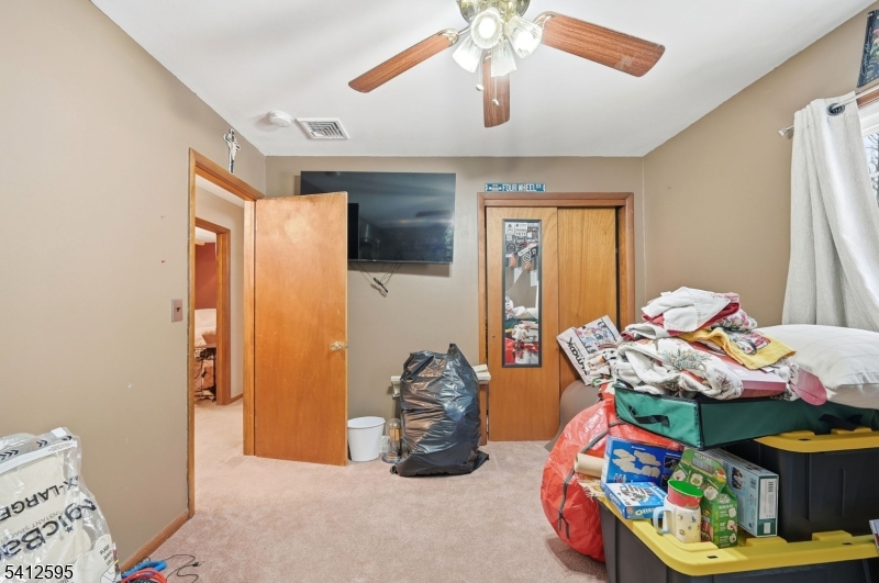 BARRY LAKES - Residential