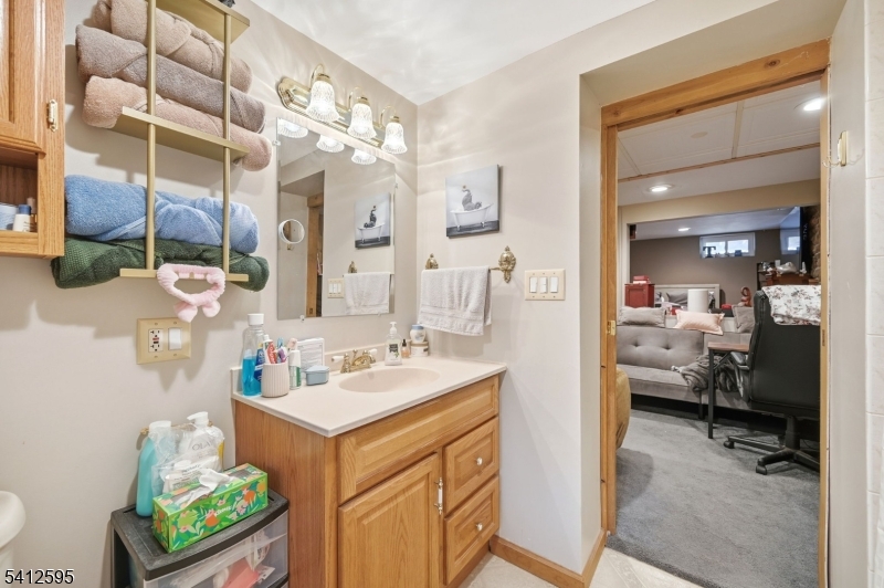 BARRY LAKES - Residential