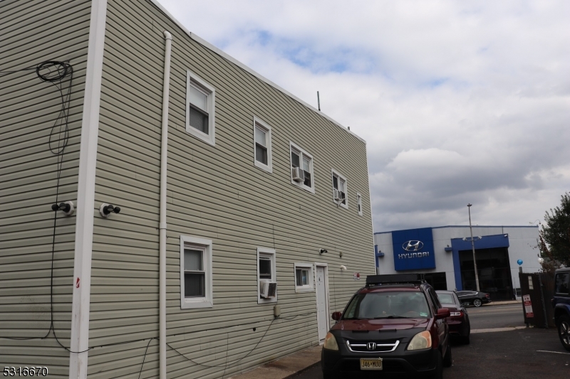 Bloomfield Center - Commercial Sale