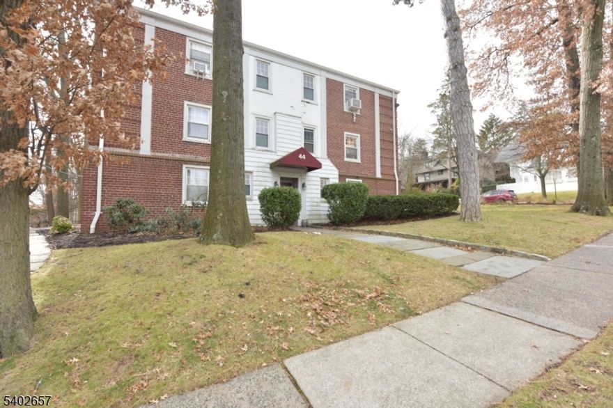 Cozy Studio Apartment in desirable section of Montclair, offering hardwood floors, clean kitchen & bath along with 1 car parking space. Close Transportation to NYC, as well as shopping, restaurants, & Wellmont Theatre.