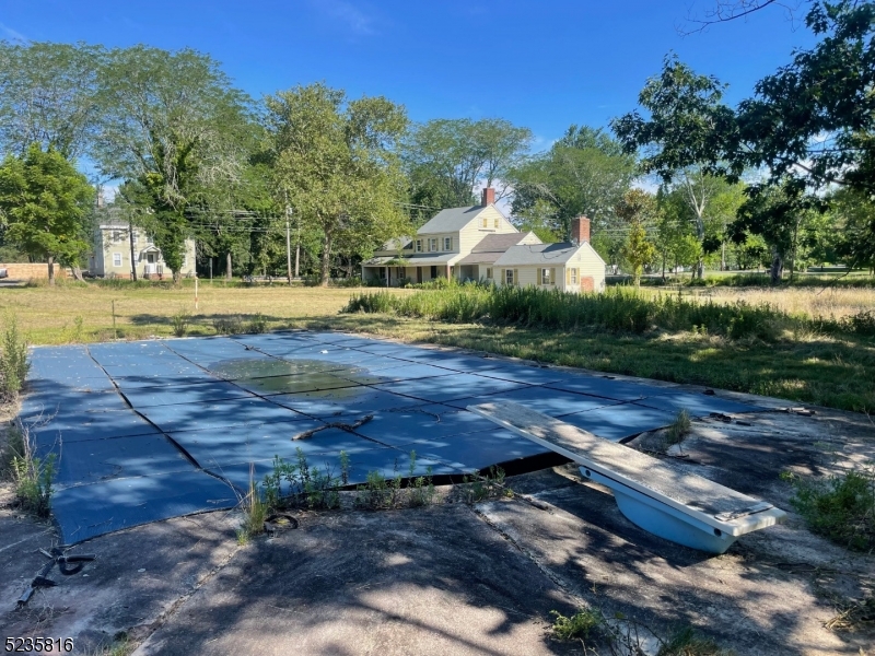 Whitehouse Station - Residential