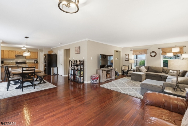 WHITE MEADOW LAKE - Residential