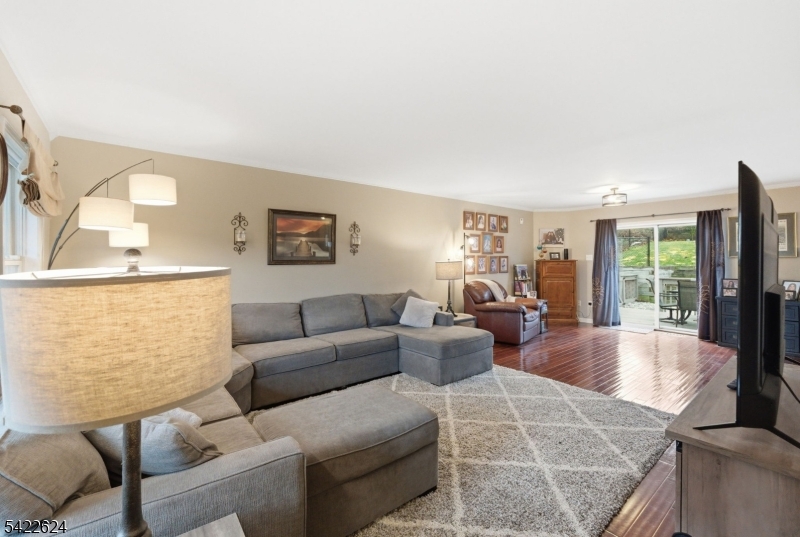 WHITE MEADOW LAKE - Residential