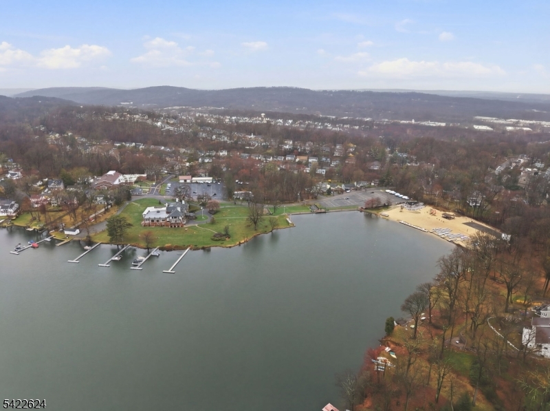 WHITE MEADOW LAKE - Residential