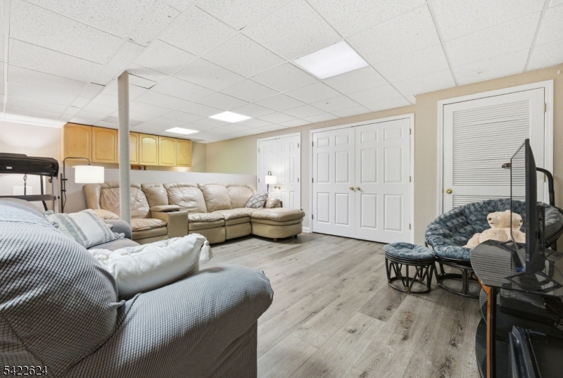 WHITE MEADOW LAKE - Residential