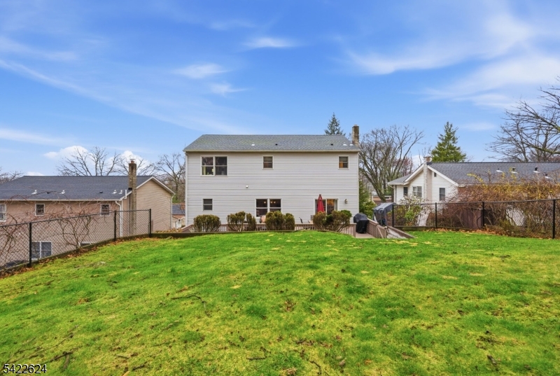 WHITE MEADOW LAKE - Residential