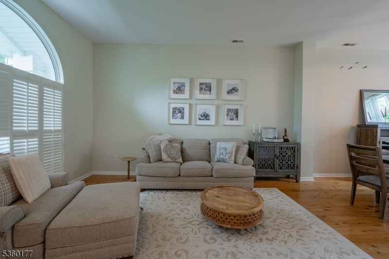 Hardyston Twp., New Jersey 07419, United States, 3 Bedrooms Bedrooms, ,3 BathroomsBathrooms,Residential,Active,137714