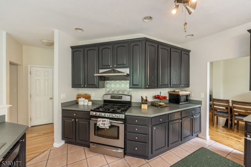 Hardyston Twp., New Jersey 07419, United States, 3 Bedrooms Bedrooms, ,3 BathroomsBathrooms,Residential,Active,137714