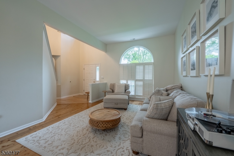 Hardyston Twp., New Jersey 07419, United States, 3 Bedrooms Bedrooms, ,3 BathroomsBathrooms,Residential,Active,137714