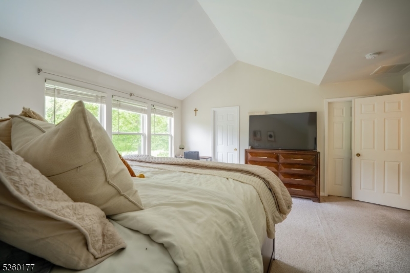 Hardyston Twp., New Jersey 07419, United States, 3 Bedrooms Bedrooms, ,3 BathroomsBathrooms,Residential,Active,137714