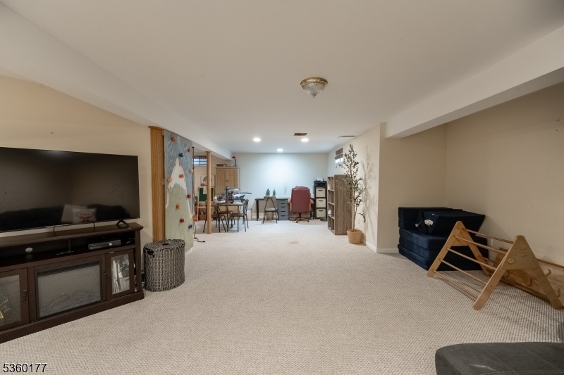 Hardyston Twp., New Jersey 07419, United States, 3 Bedrooms Bedrooms, ,3 BathroomsBathrooms,Residential,Active,137714