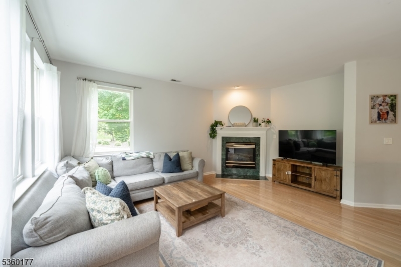 Hardyston Twp., New Jersey 07419, United States, 3 Bedrooms Bedrooms, ,3 BathroomsBathrooms,Residential,Active,137714