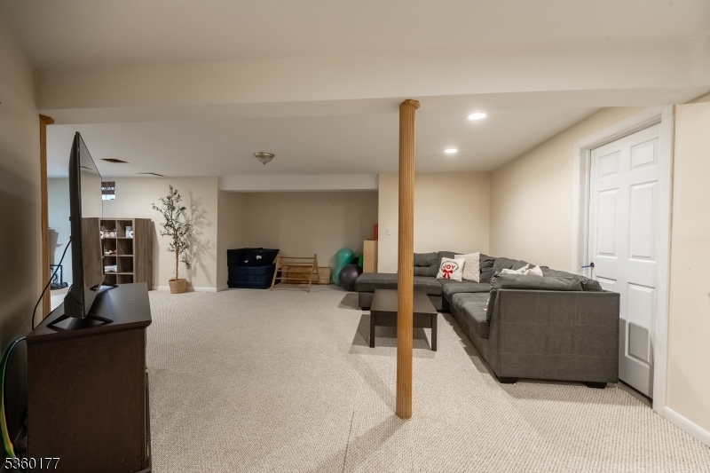 Hardyston Twp., New Jersey 07419, United States, 3 Bedrooms Bedrooms, ,3 BathroomsBathrooms,Residential,Active,137714