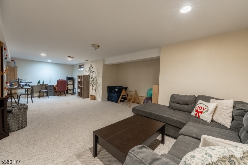 Hardyston Twp., New Jersey 07419, United States, 3 Bedrooms Bedrooms, ,3 BathroomsBathrooms,Residential,Active,137714