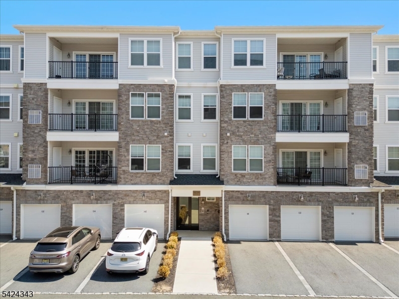 Collection at Morris Plains - Residential