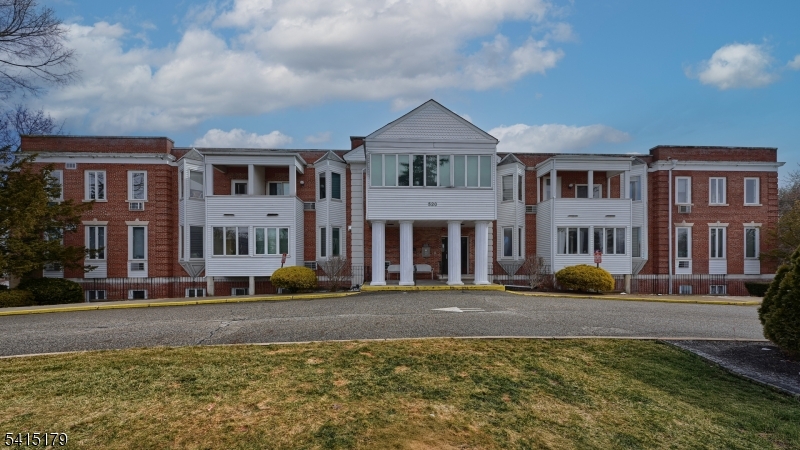 CRESTWOOD PK CONDO -ANNEX - Residential