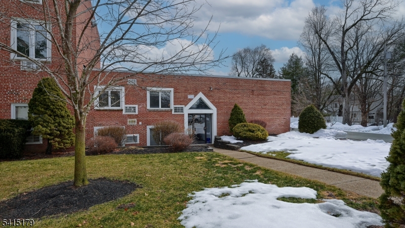 CRESTWOOD PK CONDO -ANNEX - Residential