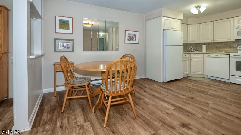 CRESTWOOD PK CONDO -ANNEX - Residential