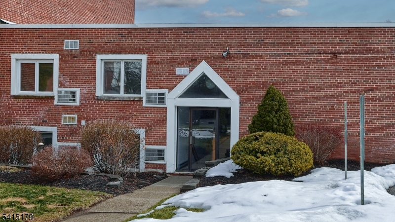 CRESTWOOD PK CONDO -ANNEX - Residential