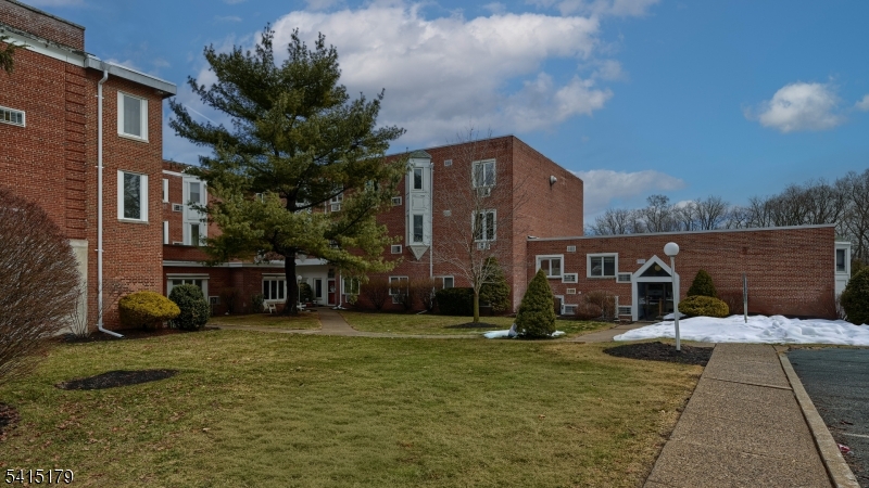 CRESTWOOD PK CONDO -ANNEX - Residential