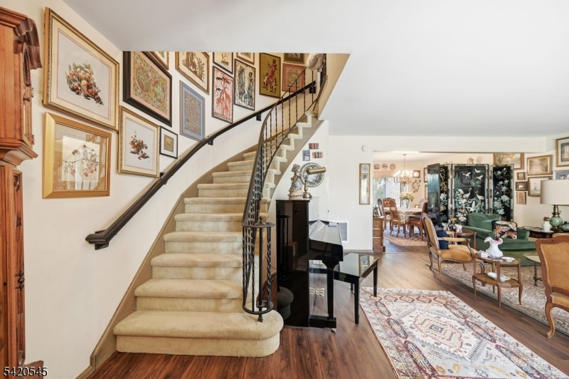 Hamilton Crest - Residential