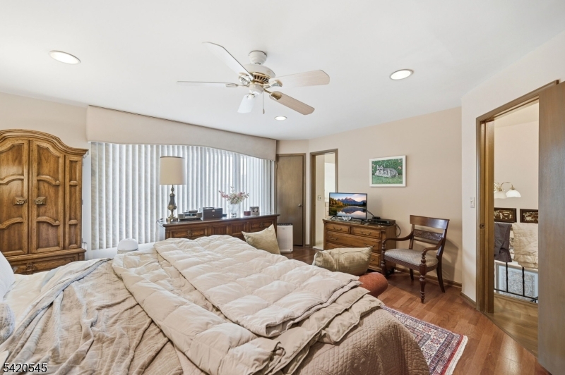 Hamilton Crest - Residential