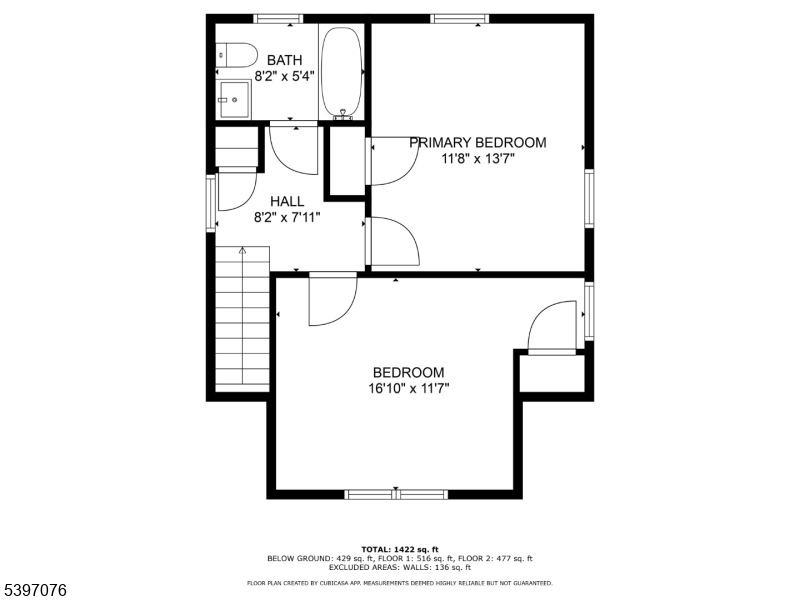 Main image without alt text