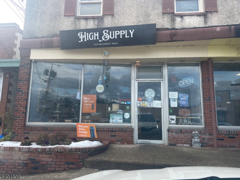 DOWNTOWN - Commercial Lease