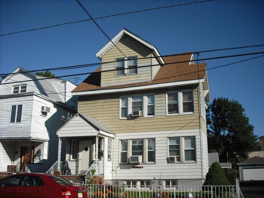 Nestled on a quiet street in Newark. This spacious home boasts This  3 level homes offers  comfort, style  and functionality in one beautifully designed package. 6 bedrooms including 1 with ensuite full bathroom. .   Step inside and you will notice the natural parquet l wood parr throughout the house. State of the art stainless steel kitchen modern cabinetry and generous counter space and a center island.