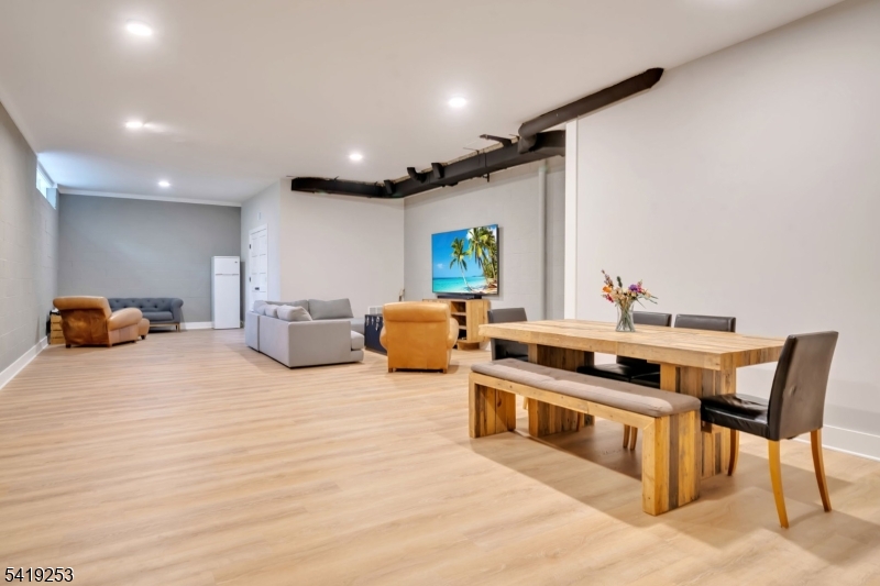 Upper Wyoming - Residential