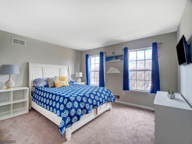 POETS PEAK - Residential