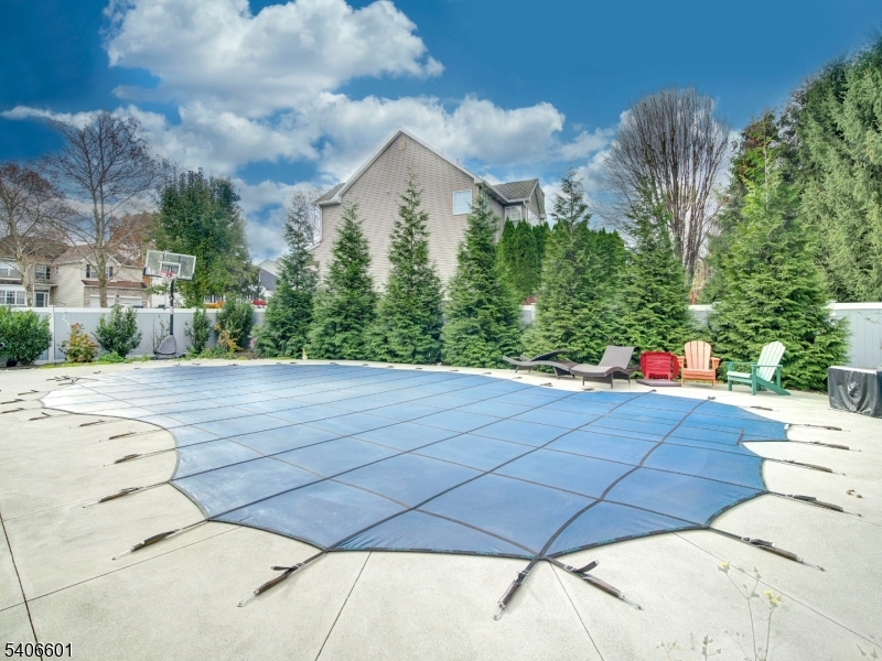 POETS PEAK - Residential