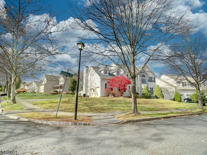 POETS PEAK - Residential