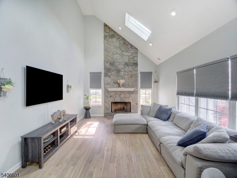 POETS PEAK - Residential