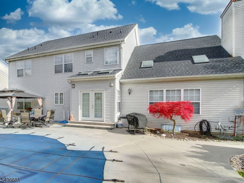 POETS PEAK - Residential