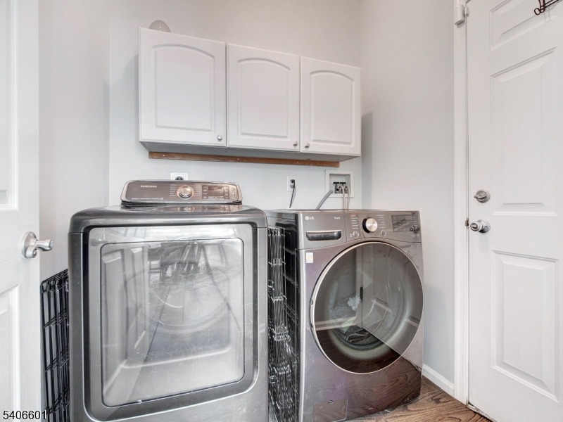 POETS PEAK - Residential