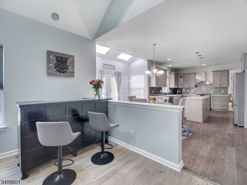 POETS PEAK - Residential