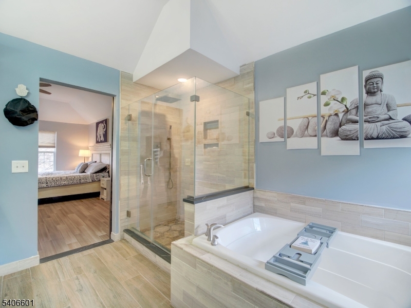 POETS PEAK - Residential