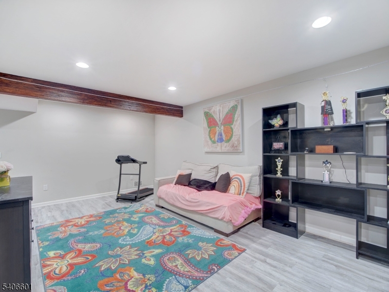 POETS PEAK - Residential